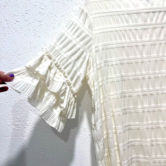 Alfani Cream Flutter Sleeve Blouse with Ruffled Details 0X - Picture 5 of 7